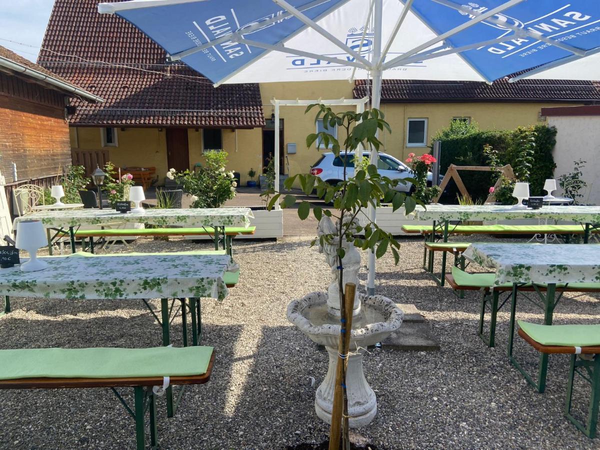 Gasthaus Zur Rose อาเลิน ภายนอก รูปภาพ